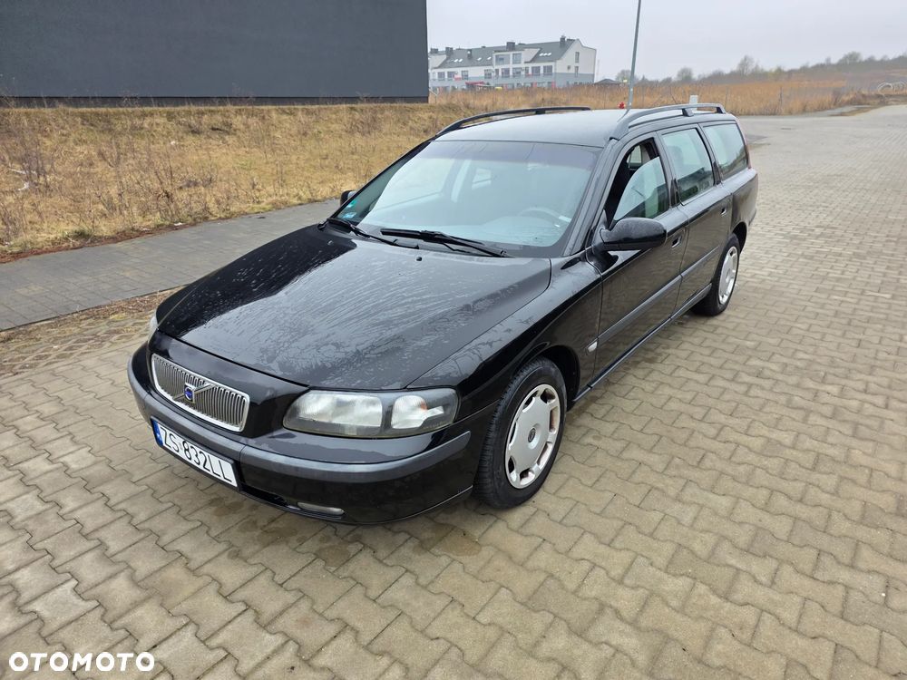 Volvo V70 2.4 Premium - 1
