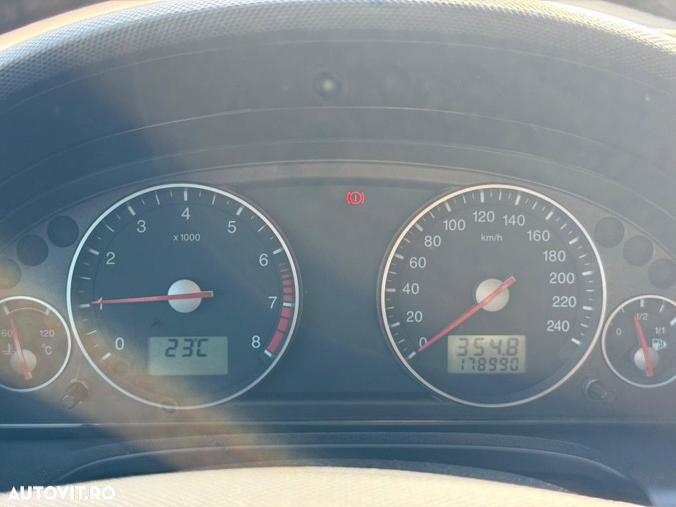 Ford Mondeo 1.8 Trend - 18