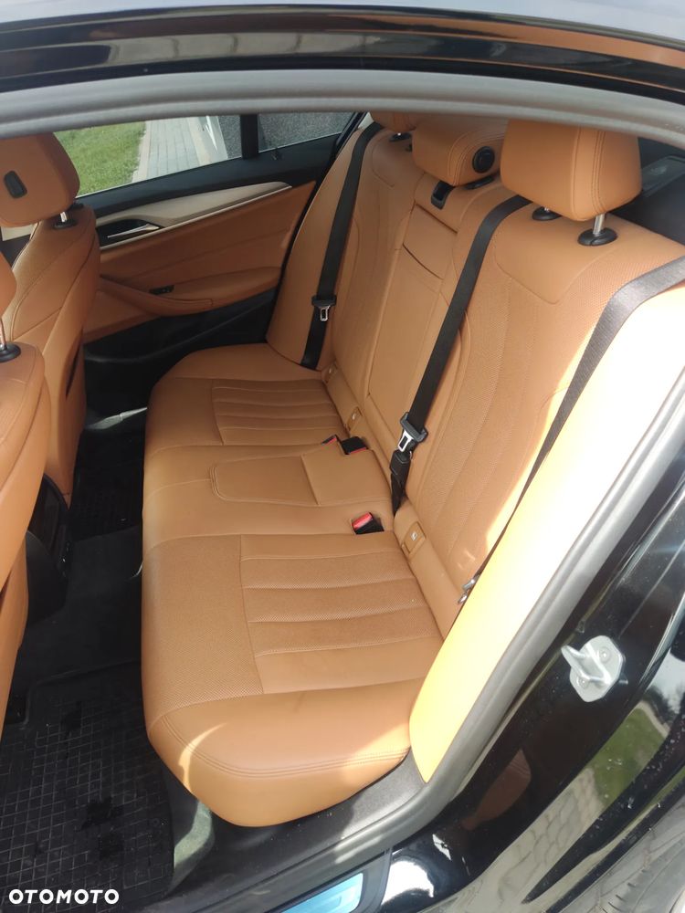 BMW Seria 5 520i mHEV Business Edition sport - 8