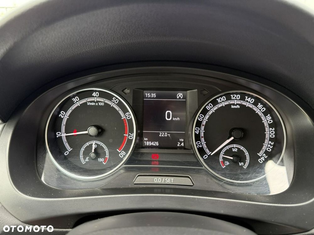 Skoda RAPID Spb 1.0 TSI Ambition - 18