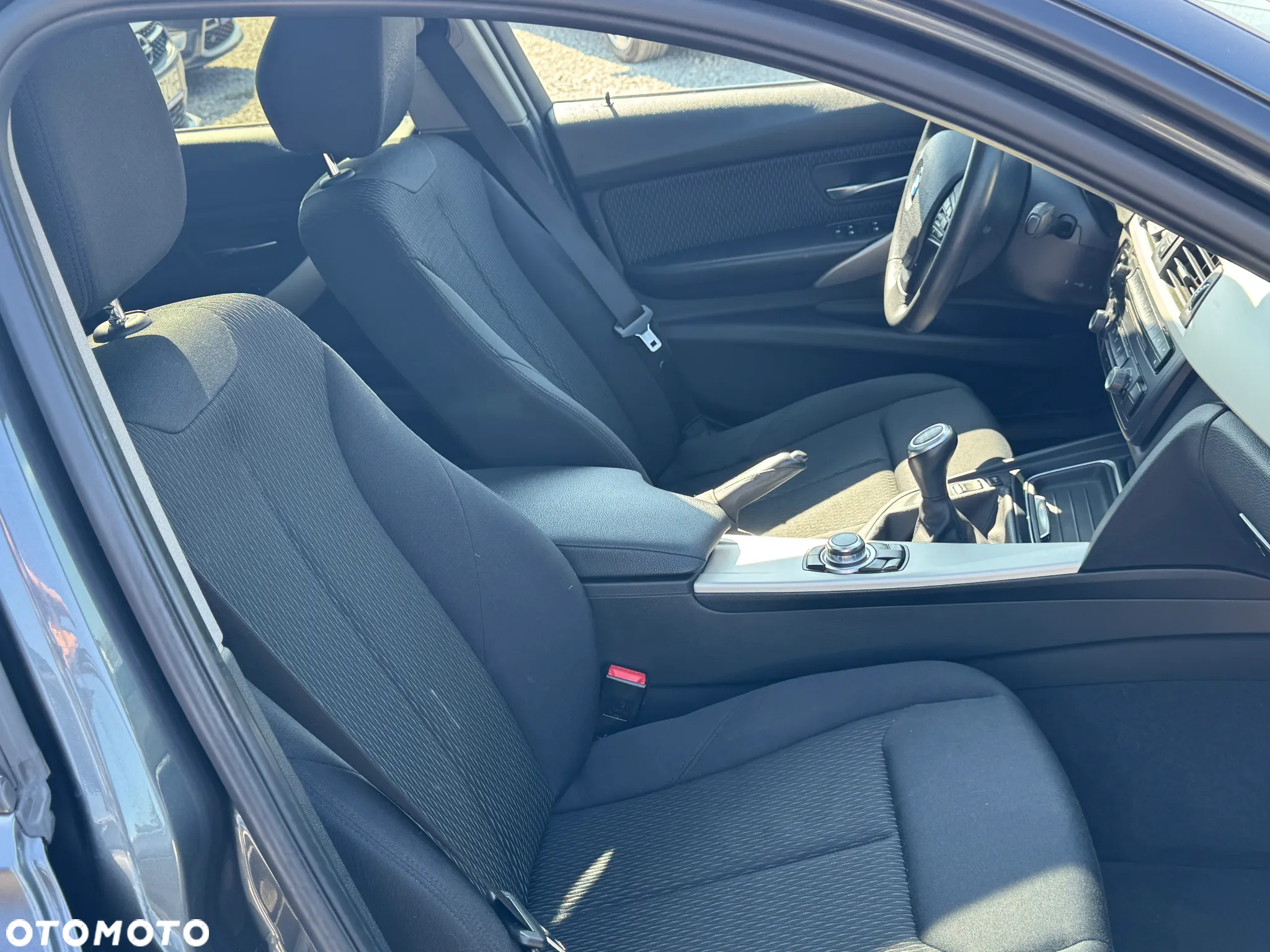 BMW Seria 3 320d Touring xDrive Luxury Line - 26