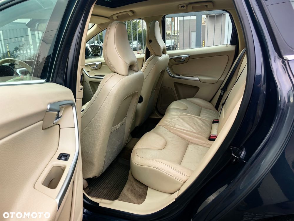 Volvo XC 60 D5 AWD Summum - 11
