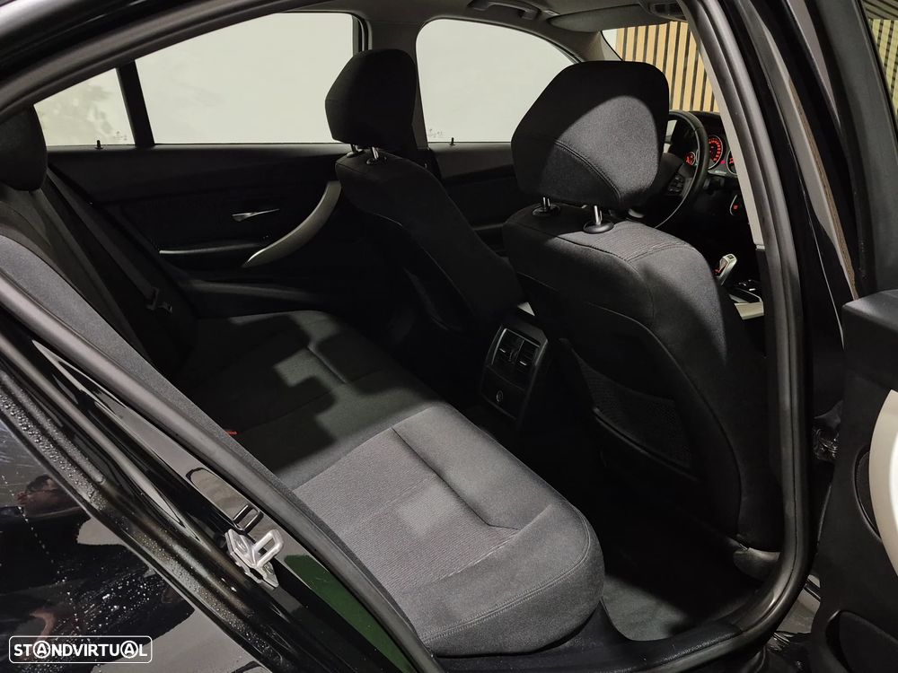 BMW 330 e iPerformance Advantage - 29