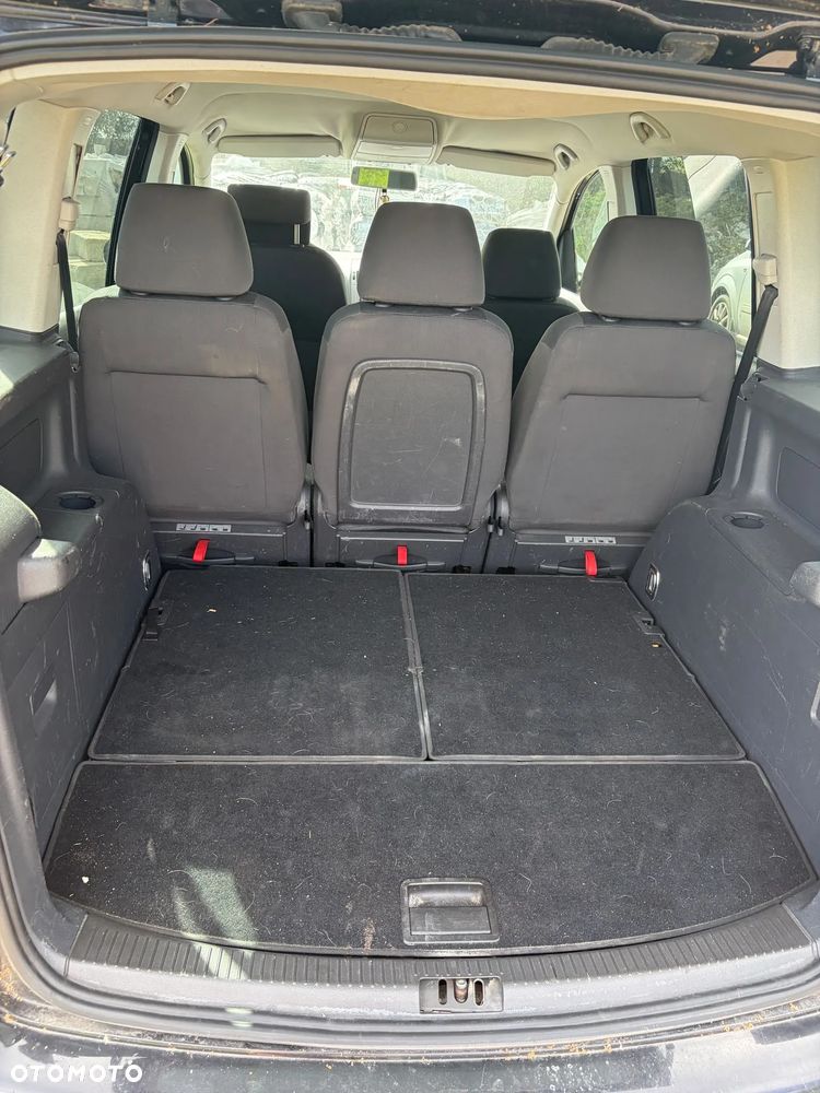 Volkswagen Touran - 6