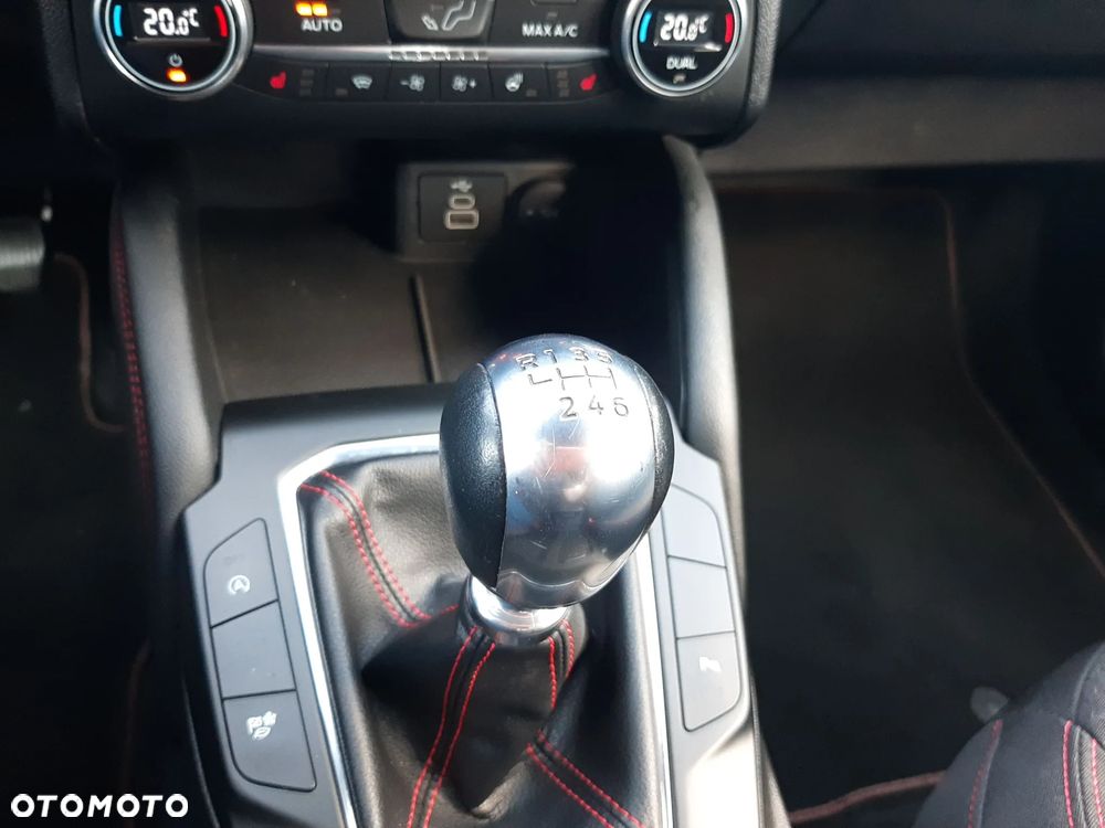 Ford Kuga 1.5 EcoBoost FWD ST-Line - 26