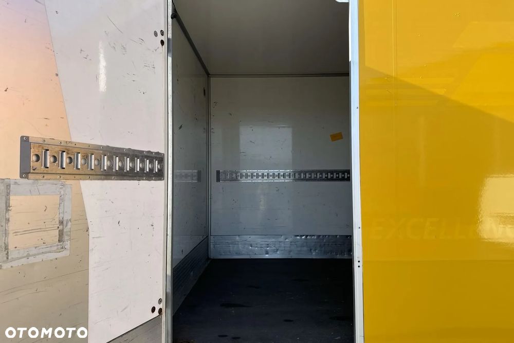 Mercedes-Benz SPRINTER - 13
