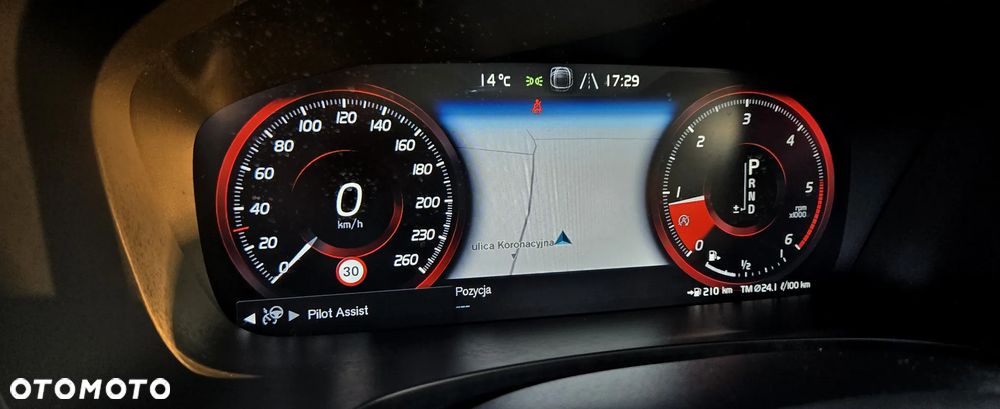 Volvo V90 D4 Geartronic Momentum Pro - 24