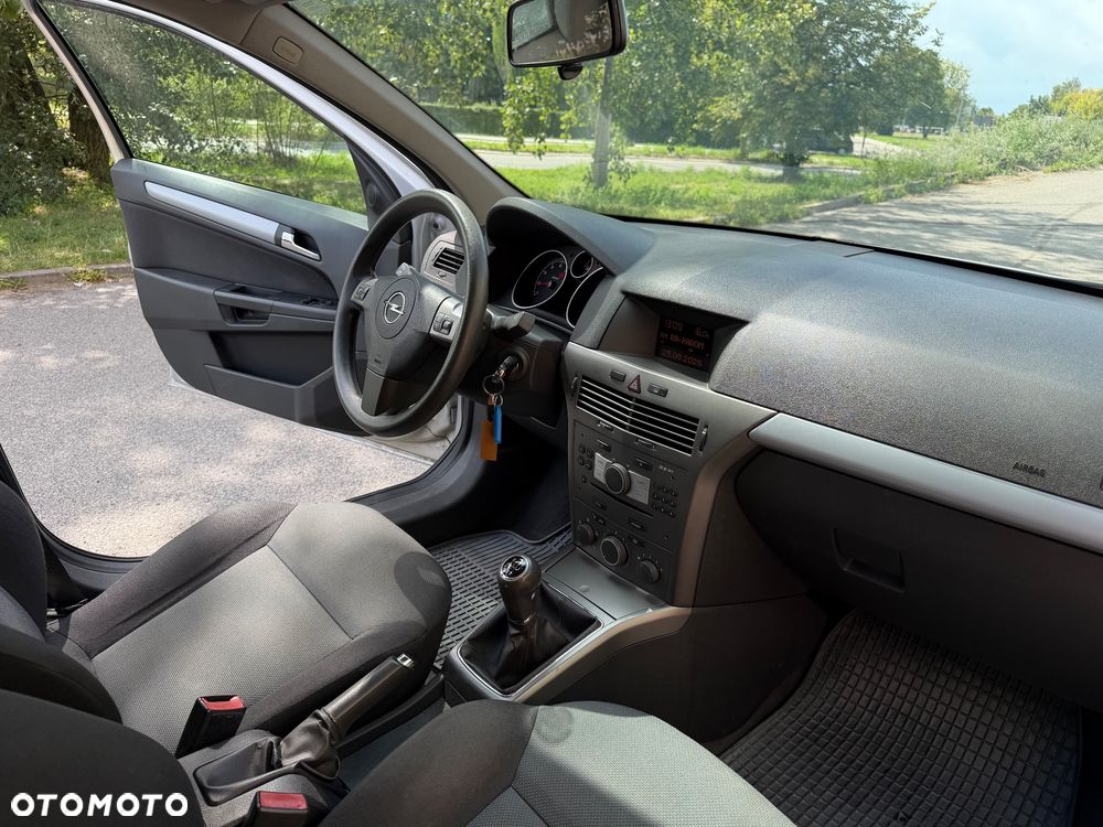 Opel Astra 1.6 Catch me - 19