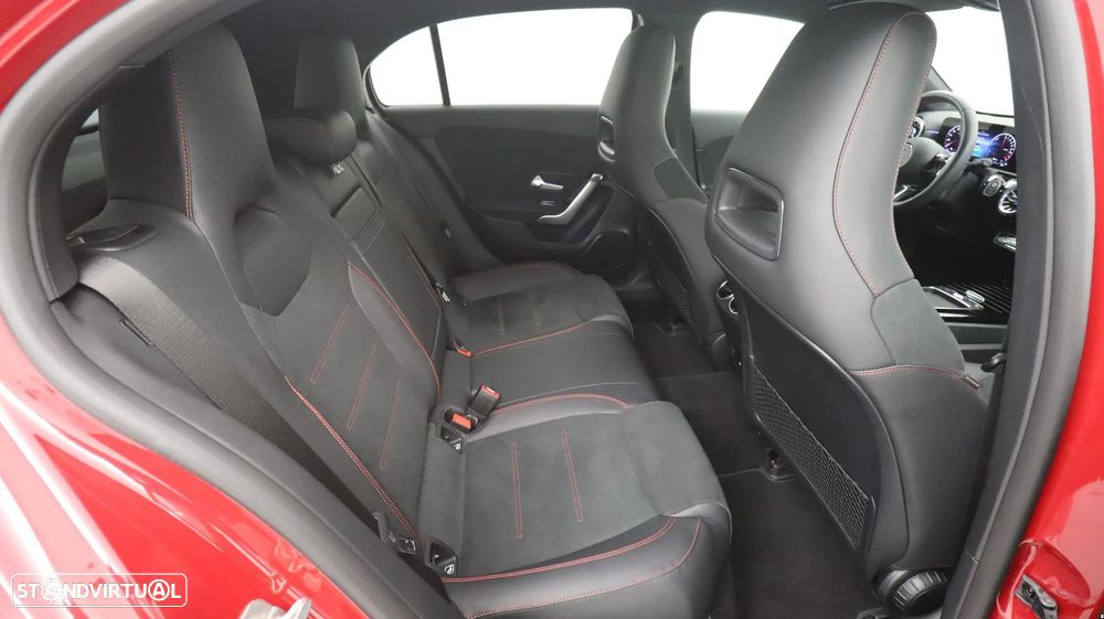 Mercedes-Benz A 250 e AMG Line - 25