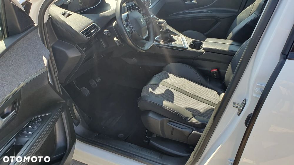 Peugeot 5008 1.5 BlueHDi Allure S&S - 17
