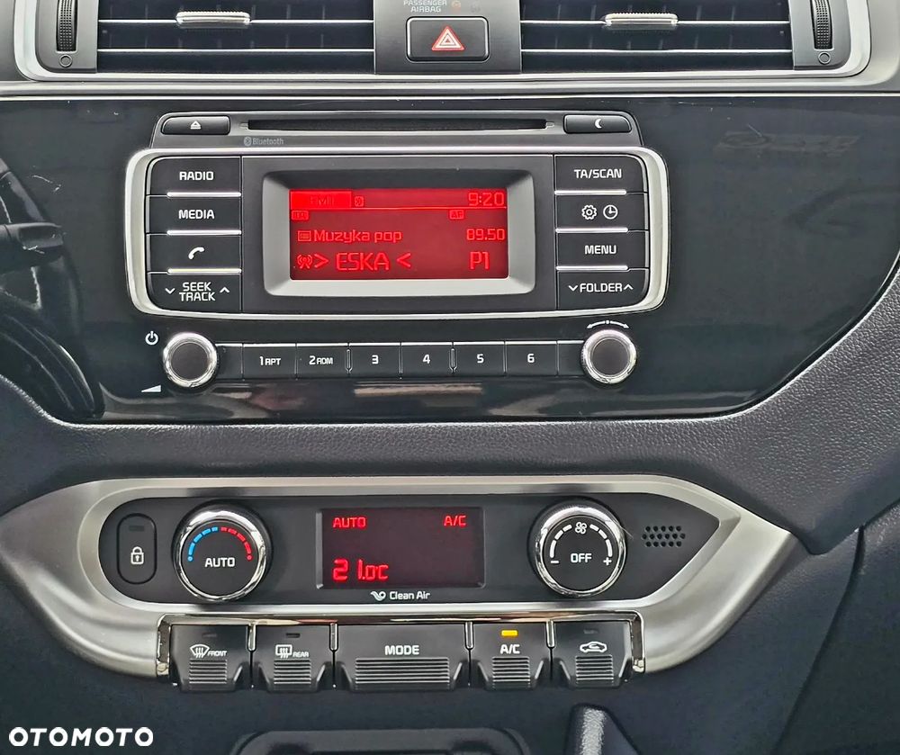 Kia Rio - 22