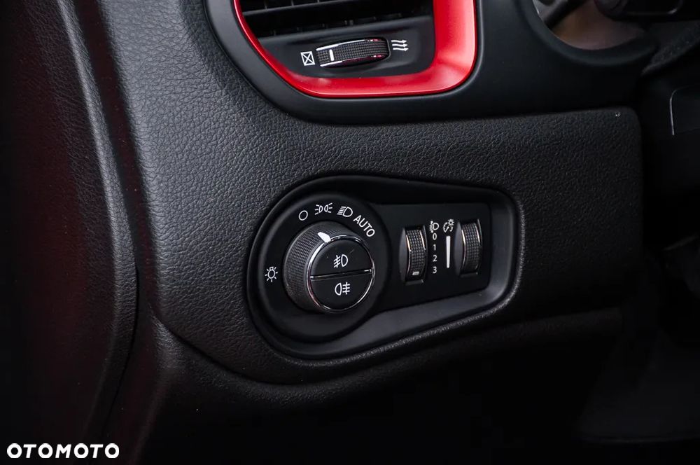 Jeep Renegade 2.0 MultiJet Trailhawk 4WD S&S - 37