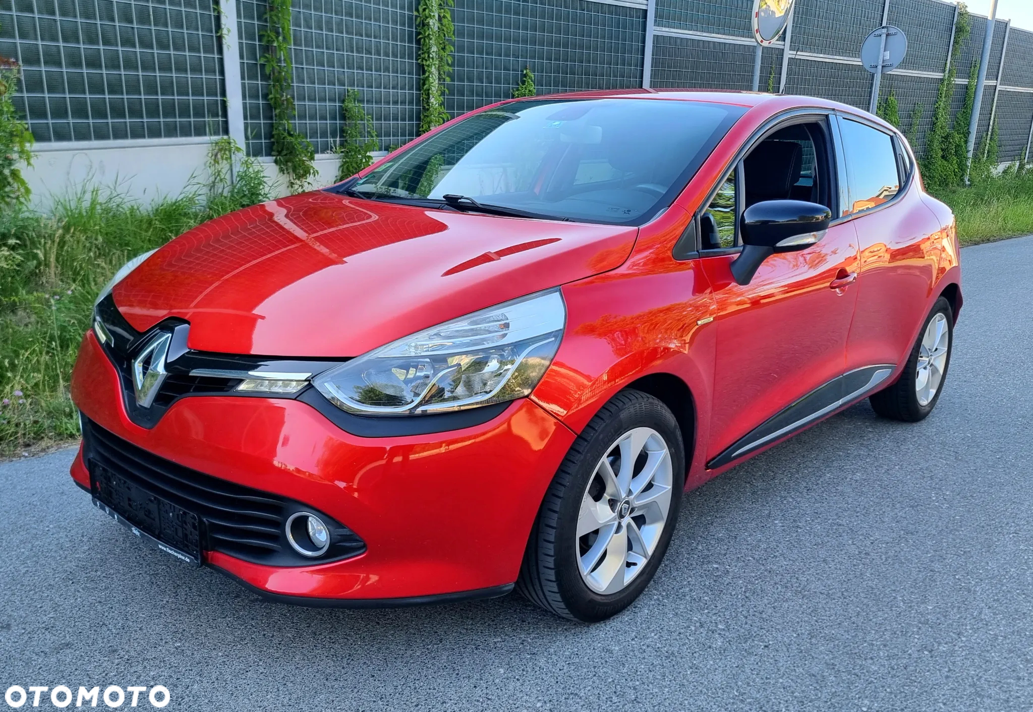 Renault Clio 1.2 16V Limited EU6 - 2