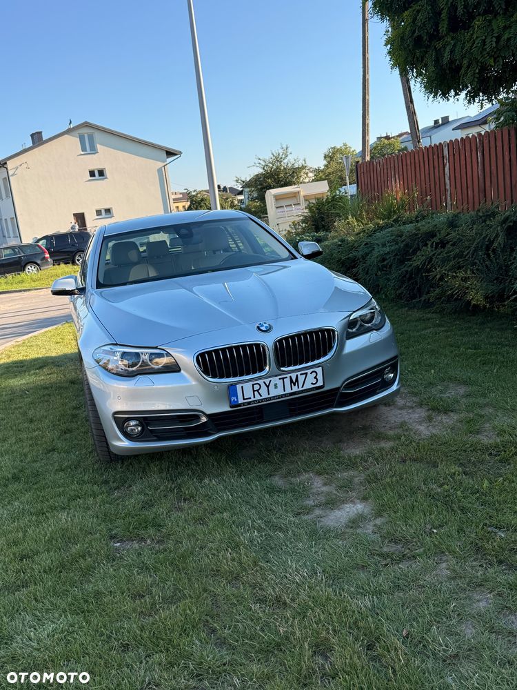 BMW Seria 5 528i xDrive Sport-Aut Luxury Line - 4