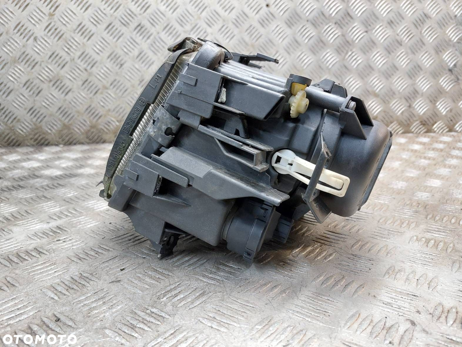 LAMPA LEWY PRZÓD XENON AUDI A8 D2 PRZETWORNICA LAMPA BOSCH 1307329023 - 2
