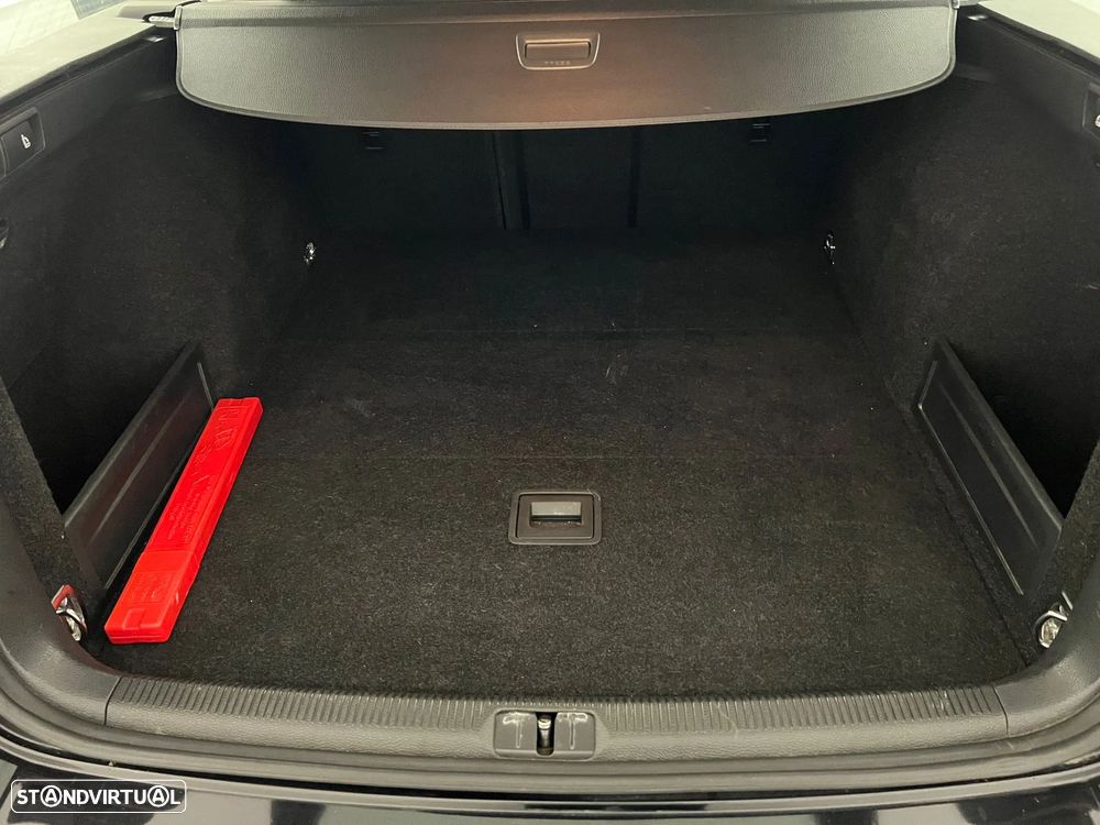 VW Passat 1.6 TDI Confortline - 10