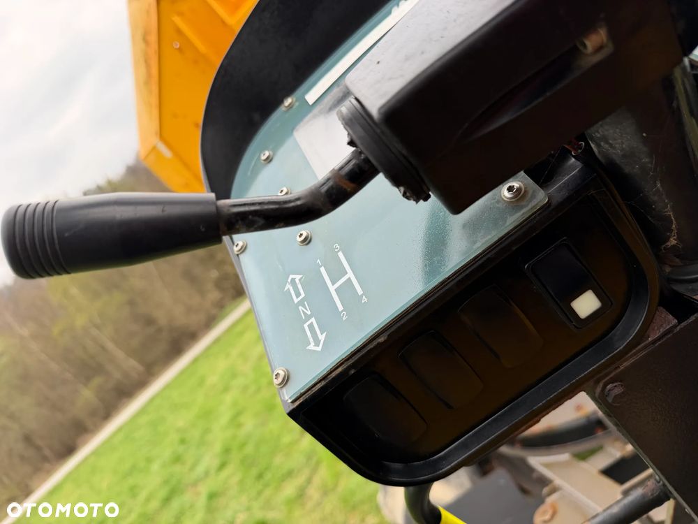 Terex Mecalac TA6s Wozidło wózek z Obrotową Kolebą. 6ton ładowność. 4x4. Silnik Perkins 80KM 4 cylindry. 1900 mtg. 2021 rok. Kamera z wielkim Ekranem! Jazda Rewers 3prędkości. Maszyna jak Nowa z Norweskiego Gospodarstwa! Ani deka luzów i wycieków! Hydrostatic. Pełny Oryginał. Hamulce brzytwa. Serwisy w DEKRA. Maszyna Woziła lekkie ładunki. Praktycznie zerowe zużycie. Wielka Okazja. Wszystko w pełnym Oryginale. Opony Oryginał wszystkie z 2020roku. - 6