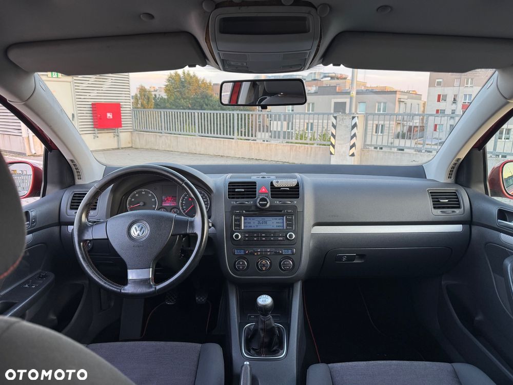 Volkswagen Golf - 8