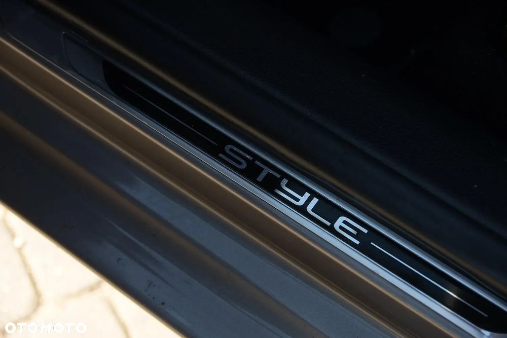 Volkswagen Golf Plus Plus1.6 TDI DPF BlueMotion Technology Style - 35
