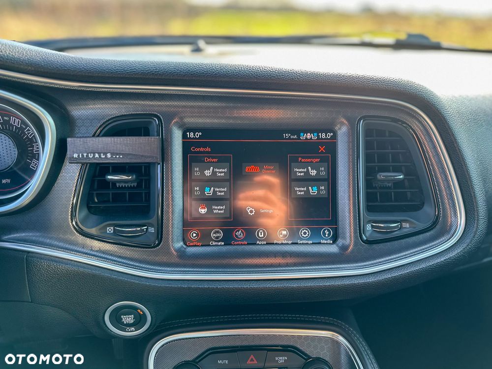 Dodge Challenger - 10