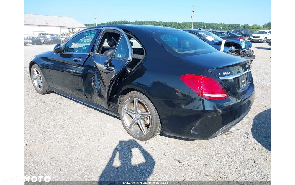 Mercedes-Benz Klasa C 300 7G-TRONIC AMG Line - 3