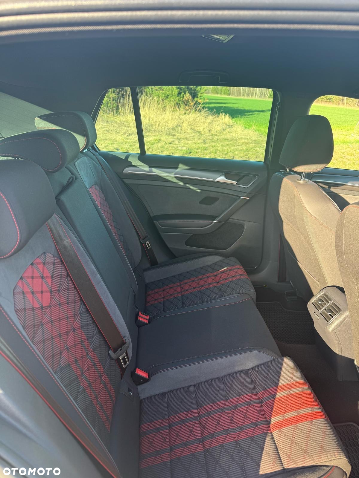 Volkswagen Golf VII 2.0 TSI GTI TCR DSG - 12