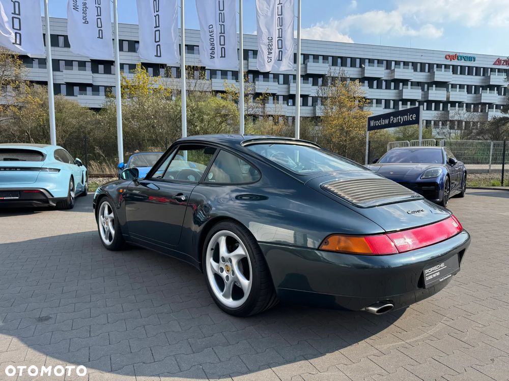 Porsche 911 Carrera - 16