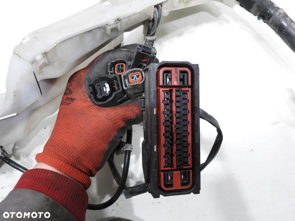WIĄZKA INSTALACJA KOMORY SILNIKA MAZDA 5 II 1.6 D - 8