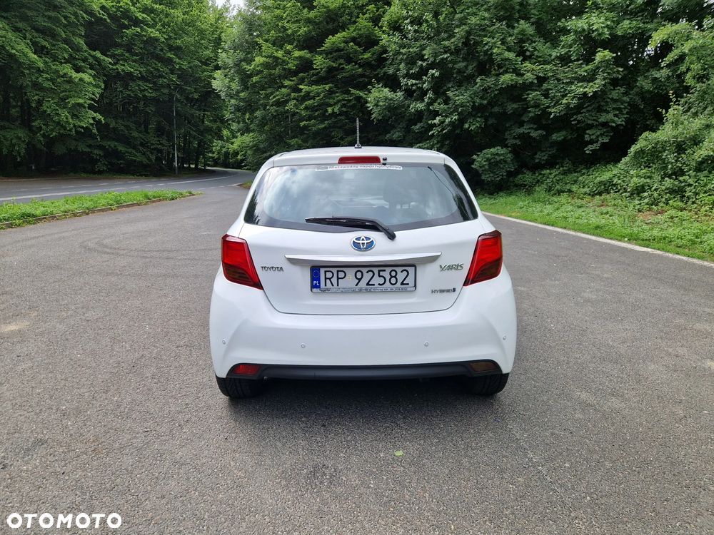 Toyota Yaris Hybrid 100 Active EU6 - 8
