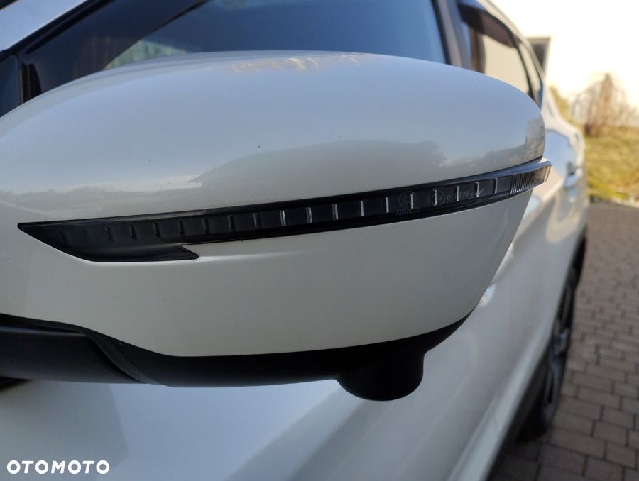 Nissan Qashqai 1.6 DIG-T N-Connecta - 24