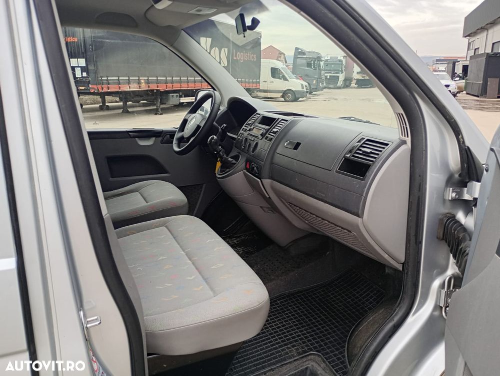 Volkswagen Transporter Shuttle Kurz - 9