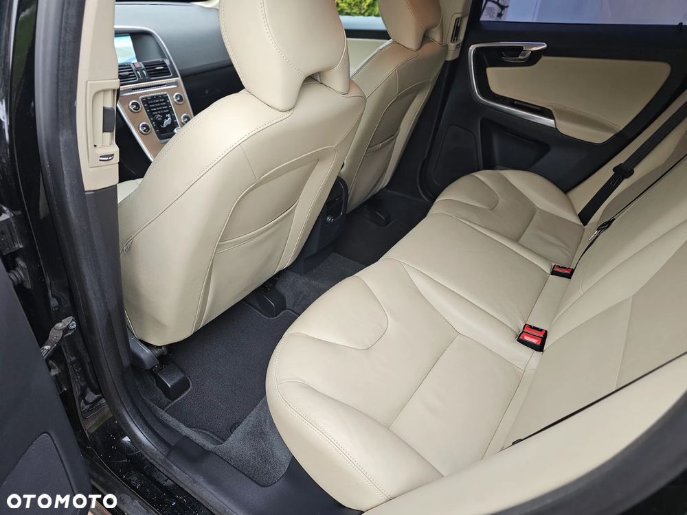 Volvo XC 60 D4 AWD Geartronic Summum - 25