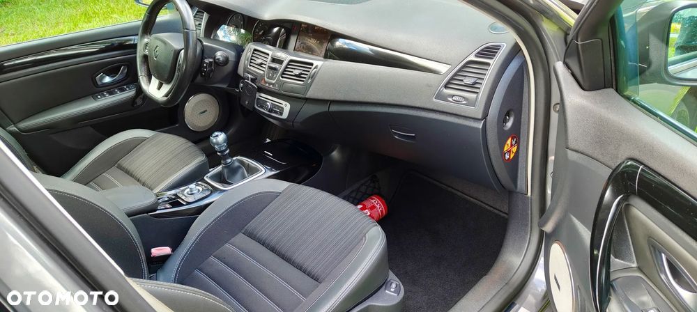 Renault Laguna dCi 150 FAP Start-Stop Bose Edition - 25