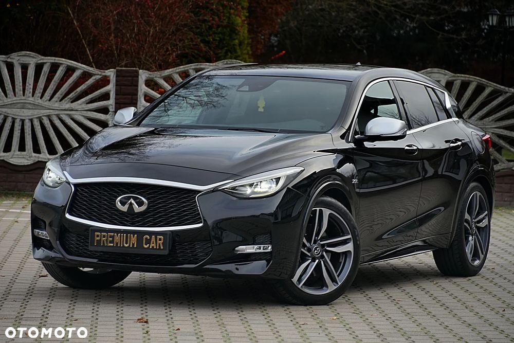 Infiniti Q30 2.0t DCT AWD Sport - 4