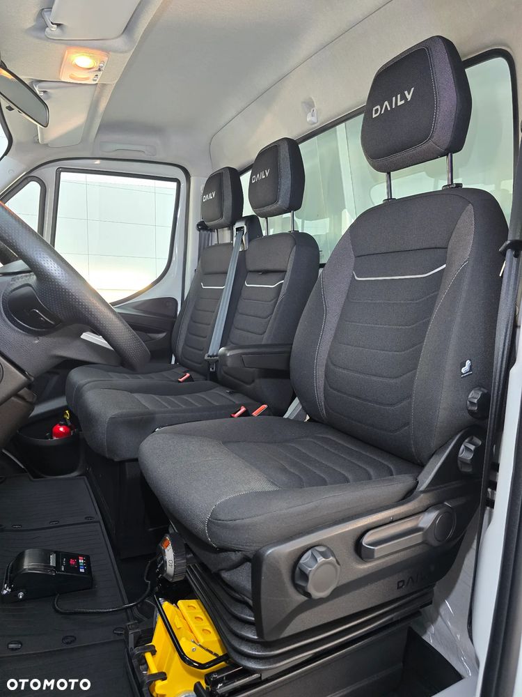 Iveco DAILY 50C18 MROŻNIA 8-PALETOWY + WINDA.1Tona AGREGAT Carrier -20*C +20*C 183Tyś km SERWIS DO OSTATNIEGO Km ASO IVECO SALON PL BOGATA OPCJA WYPOSAZENIA LED NAVI AKTYWNY TEMPOMAT FOTEL KIEROWCY PNEŁMATYCZNY - 36