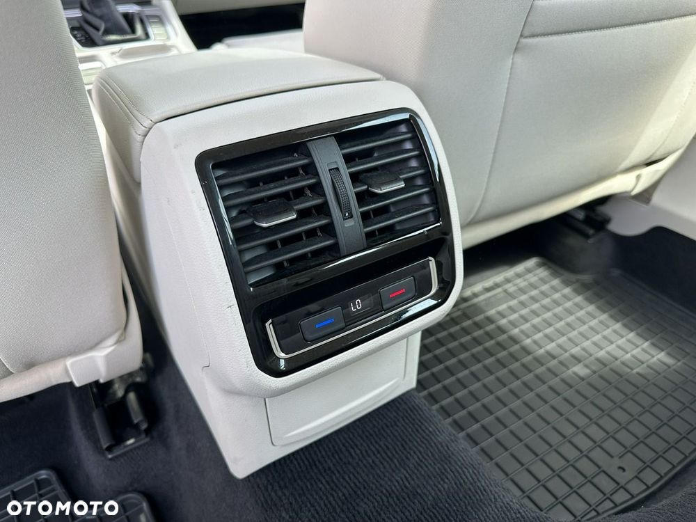 Volkswagen Passat Variant - 33