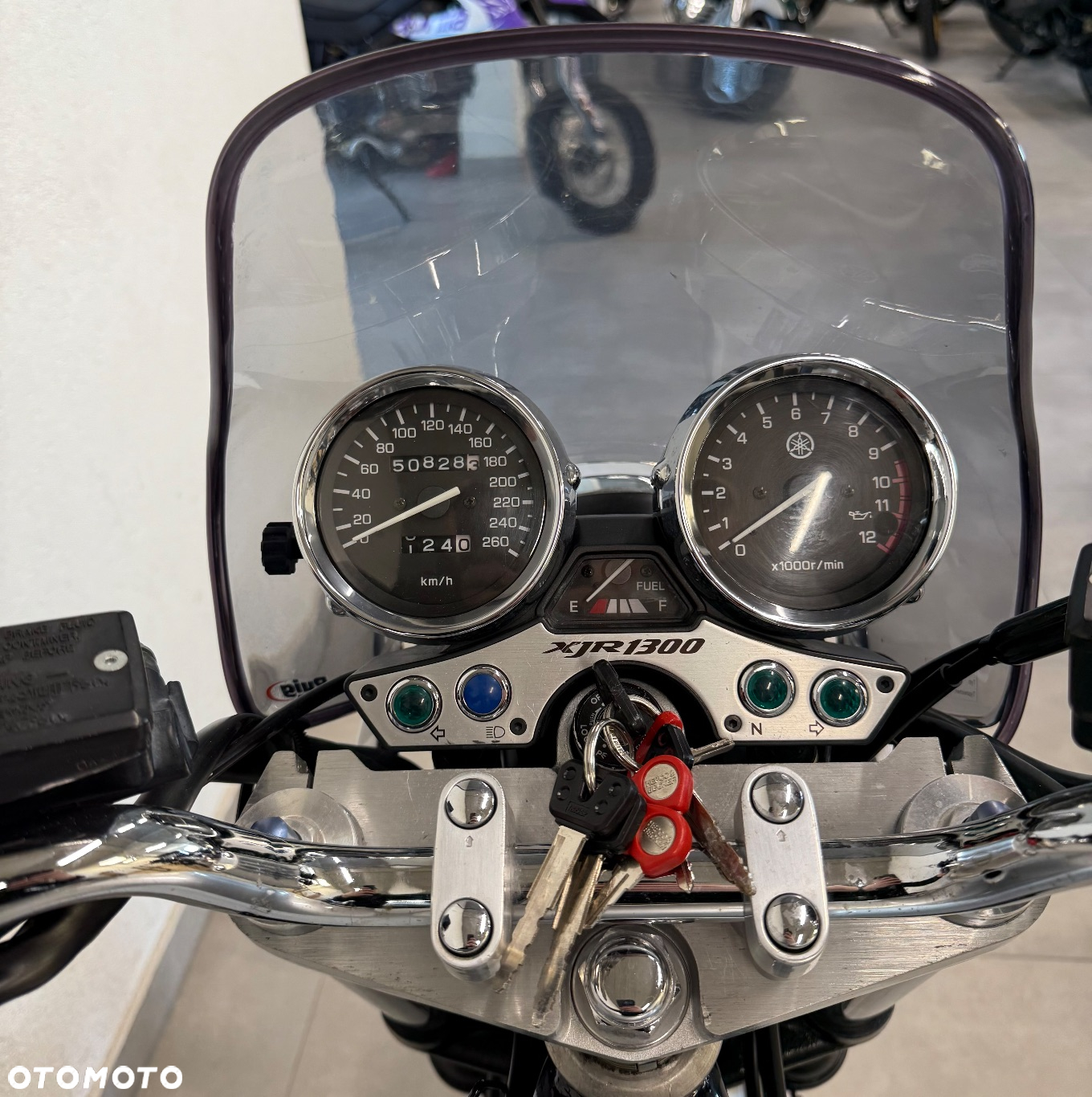 Yamaha XJR - 8