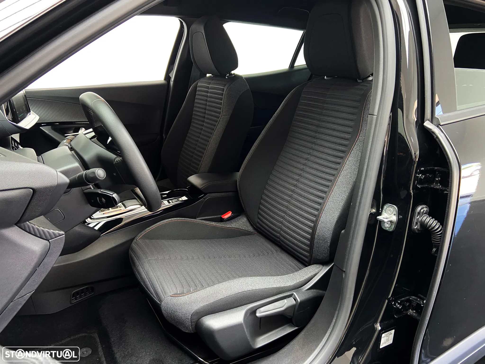 Peugeot e-2008 50 kWh Active Pack - 9