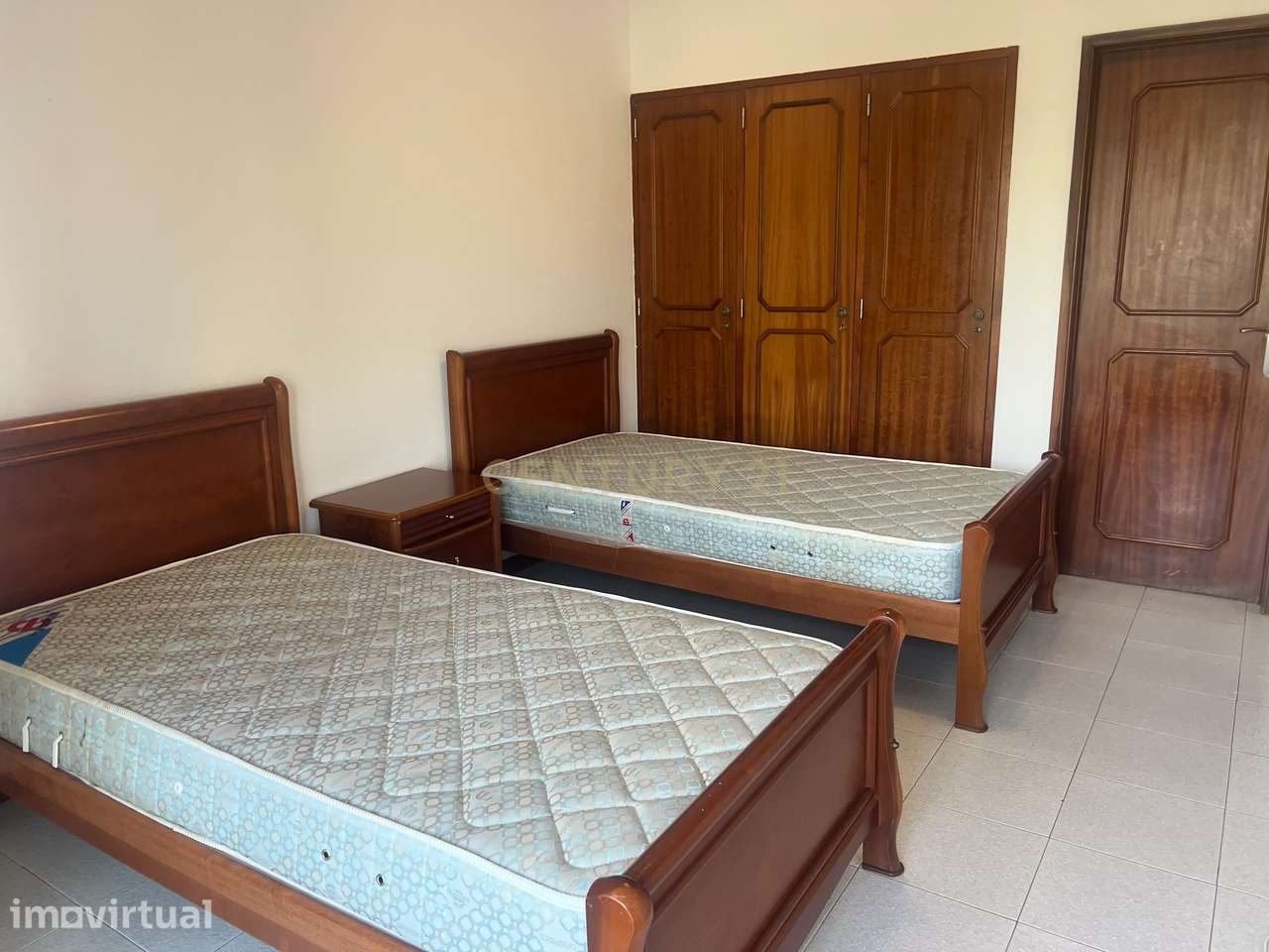 Apartamento T1 mobilado, para arrendar em S. João de Caparica, Almada - Grande imagem: 3/10