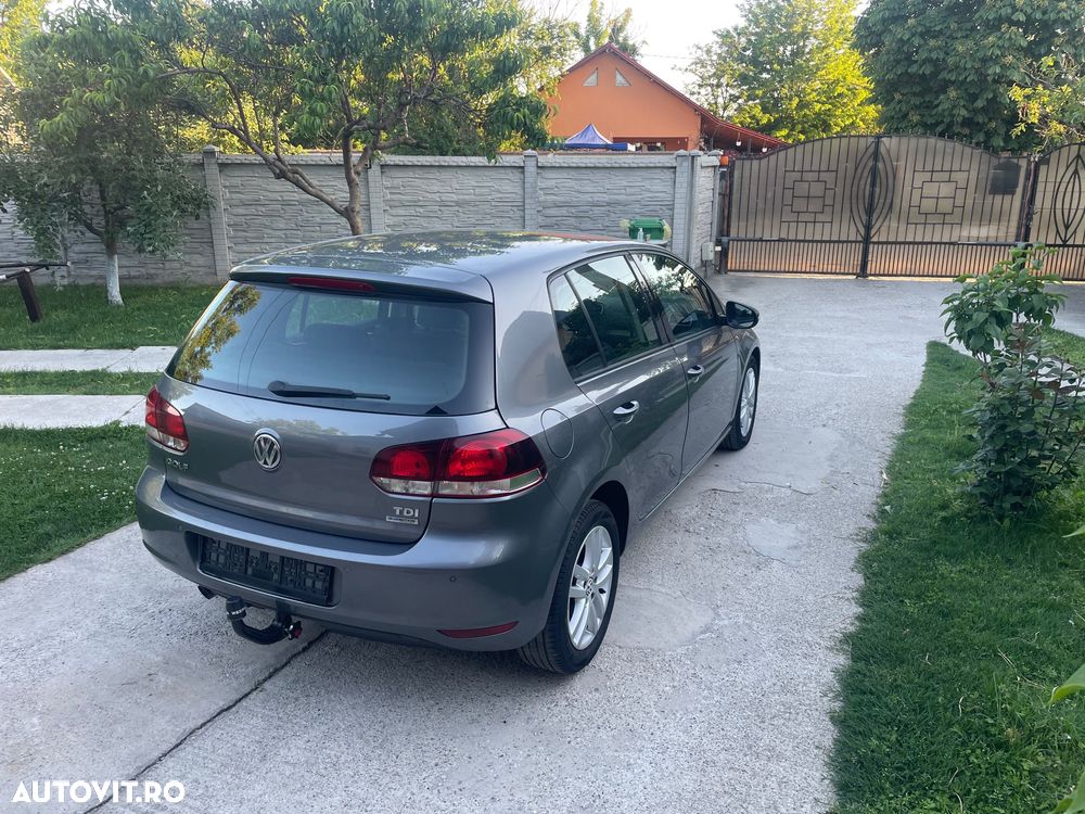 Volkswagen Golf - 6