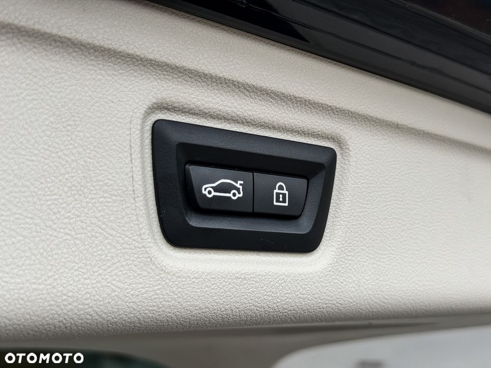 BMW Seria 3 318d Edition Luxury Line Purity - 28
