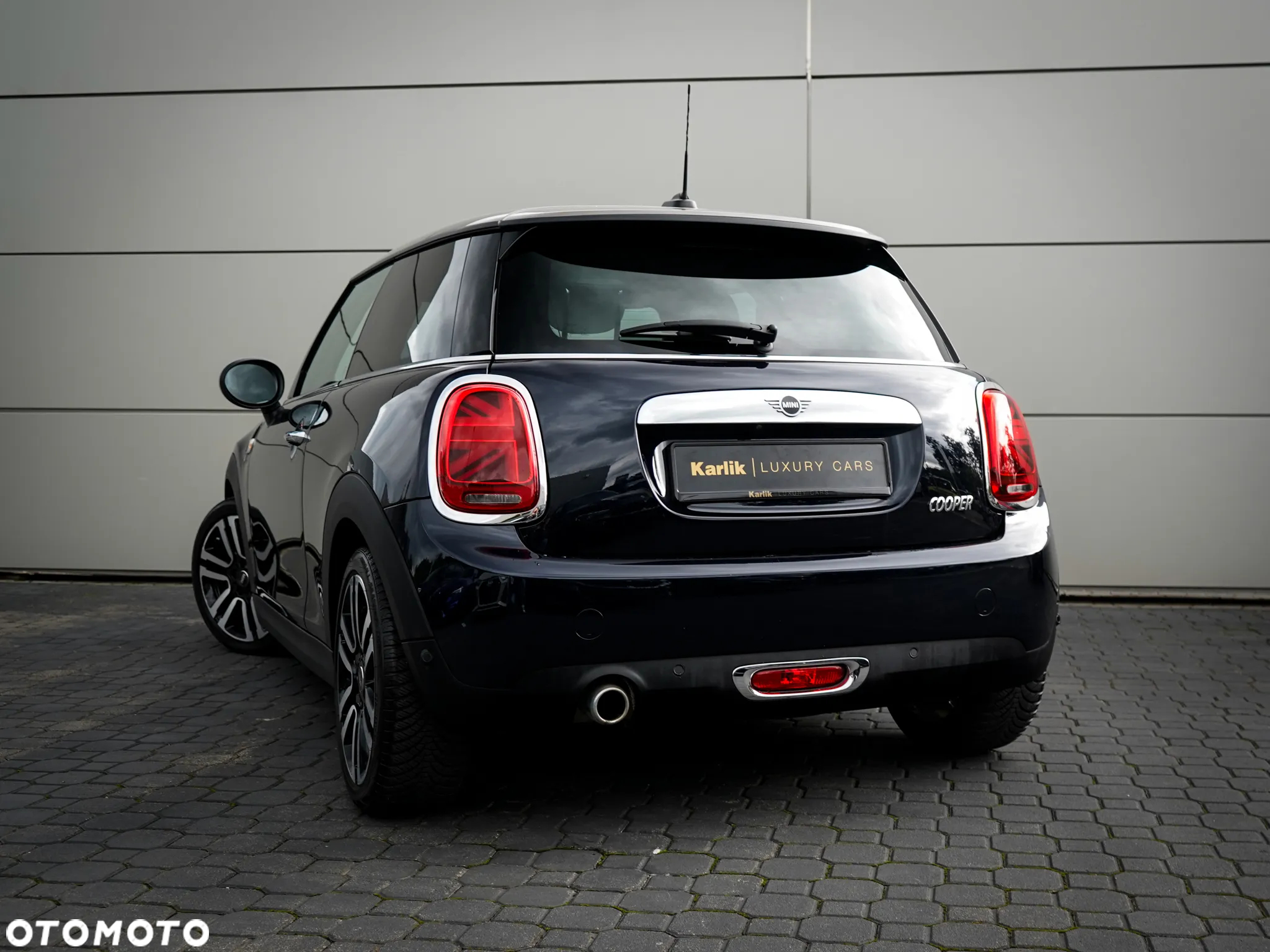 MINI Cooper Standard - 2