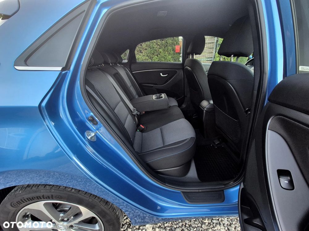 Hyundai i30 blue 1.4 Passion - 29