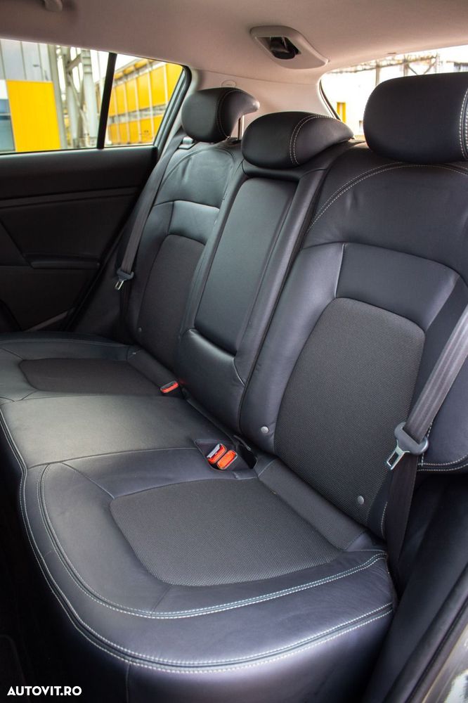 Kia Sportage 2,0 CRDI AWD Aut. Vision - 4