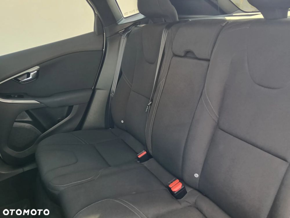 Volvo V40 - 9