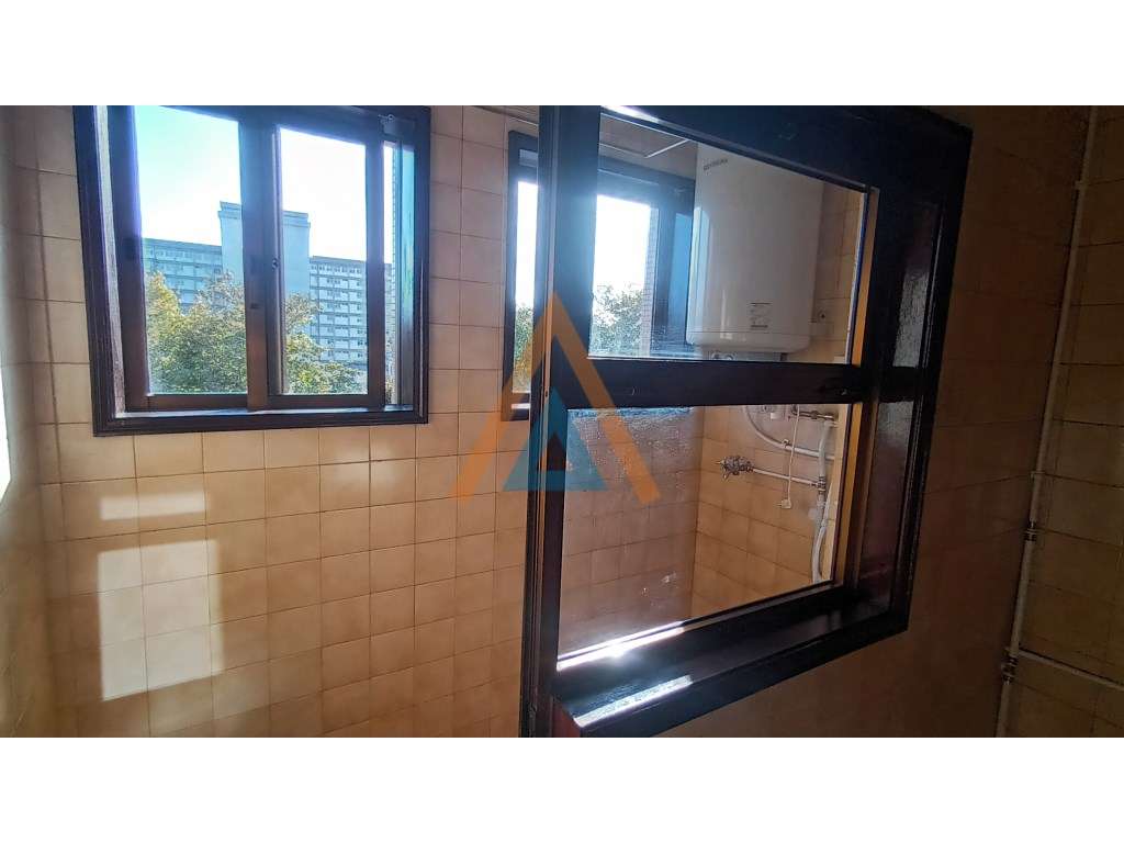 ApartamentoT2 - Mobilado e Equipado p/ Arrendar na Circunvalação - ... - Grande imagem: 4/24