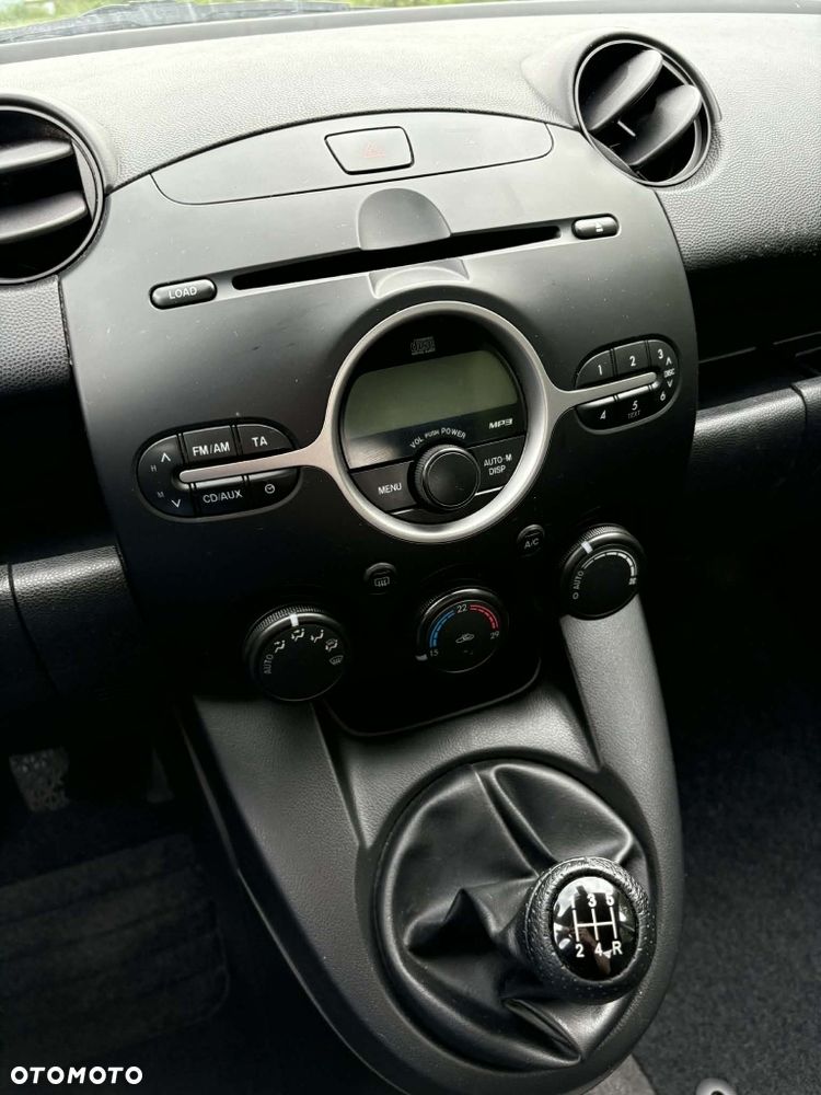 Mazda 2 - 6