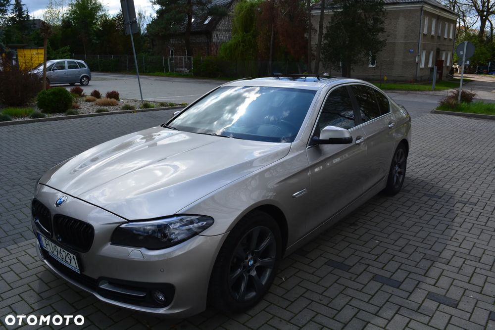 BMW Seria 5 528i xDrive Luxury Line - 38