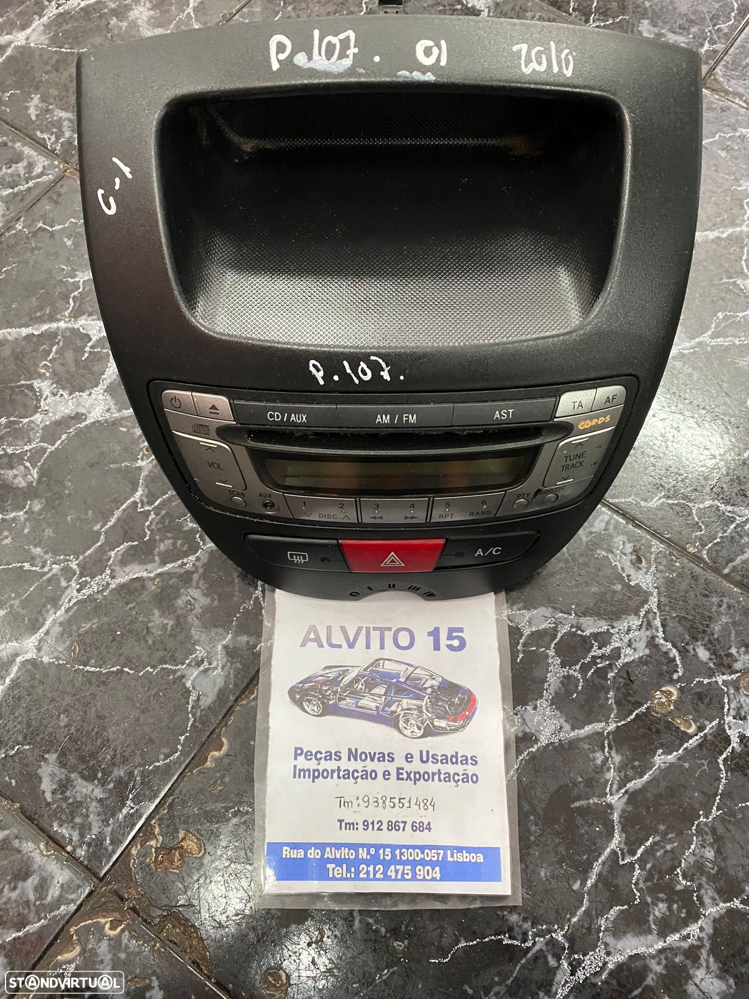 consola tablier com rádio Peugeot 107 - Citroen  C1  2010 - 1
