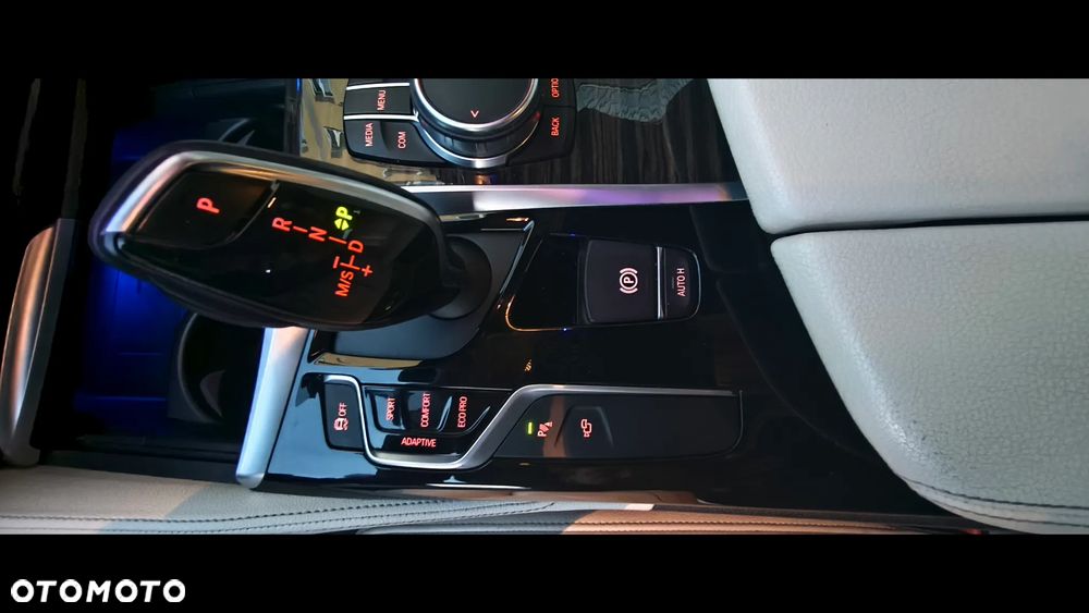 BMW Seria 5 520d xDrive Luxury Line - 11